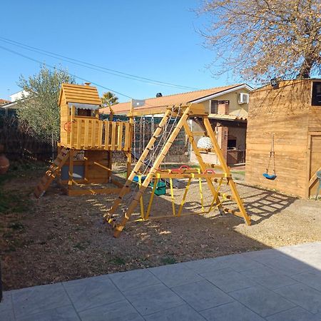 Piscina De Sal Barbacoa Wifi, Parking Gratis, 3 Min Pga Casa El Roble Villa Girona Exterior foto